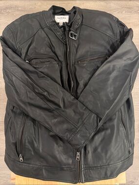 Goodfellow & Co Men’s Black Leather Zip-Front Bomber Jacket
